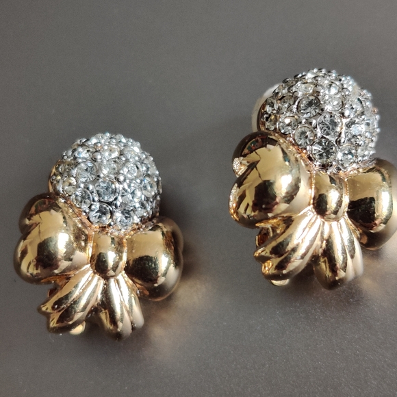Vintage Nina Ricci Bow Tie Earrings - Picture 13 of 14